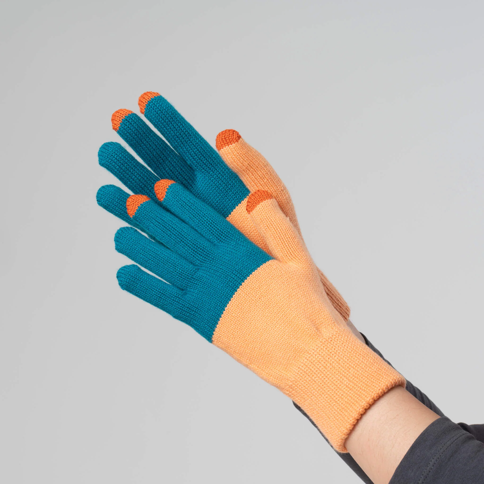 Colorblock Knit Touchscreen Gloves - Image 25
