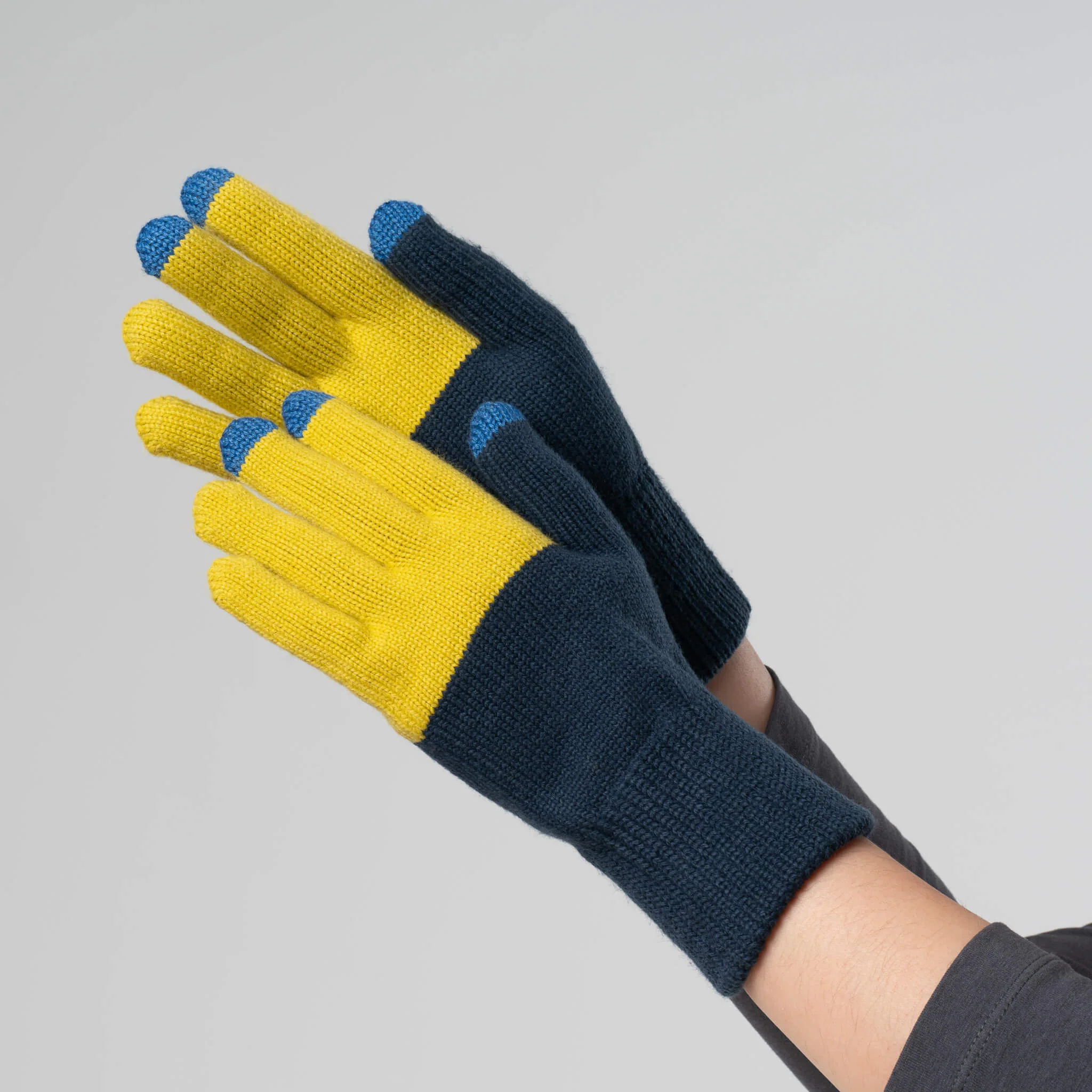 Colorblock Knit Touchscreen Gloves - Image 39