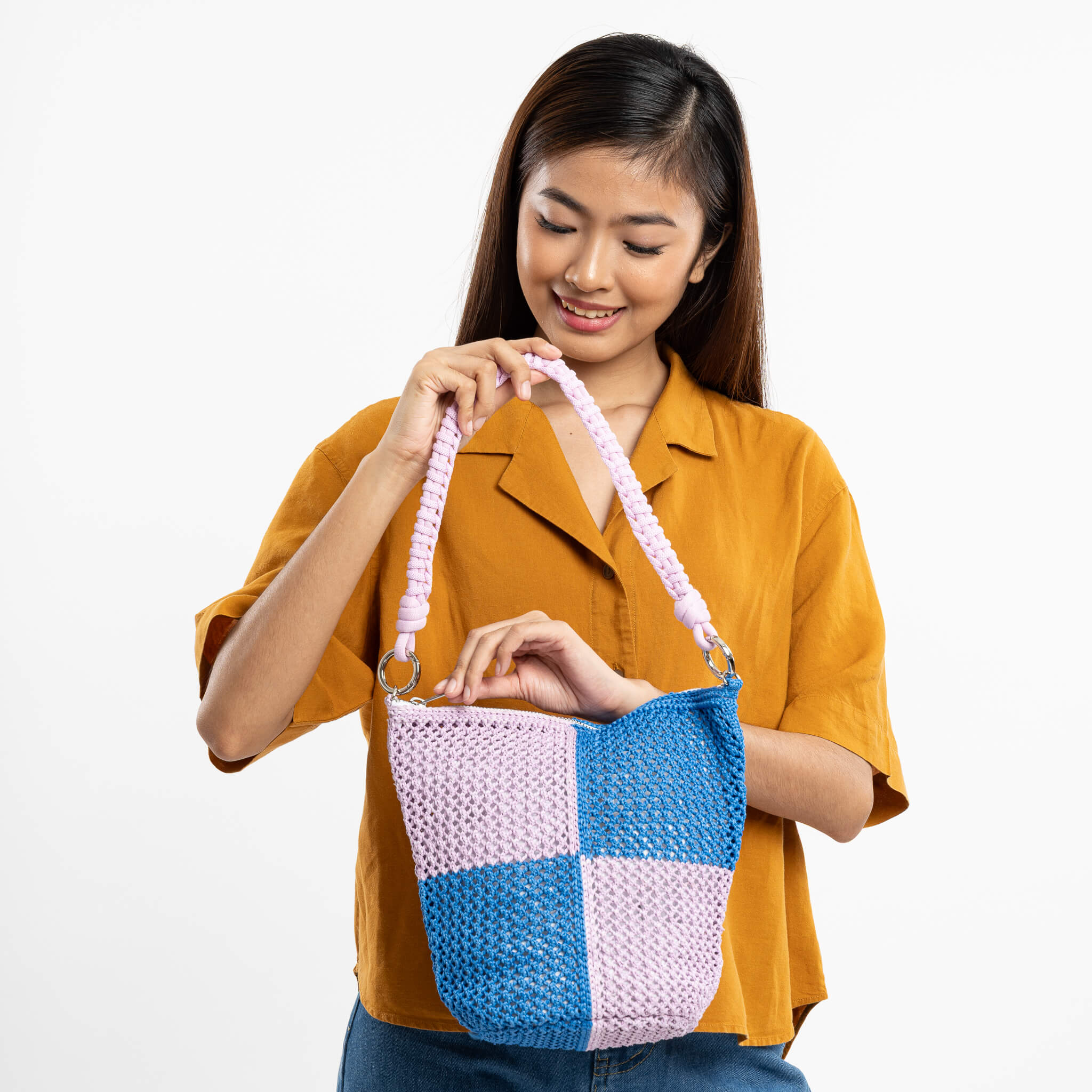 Duo Raffia Zip Bag - Image 9