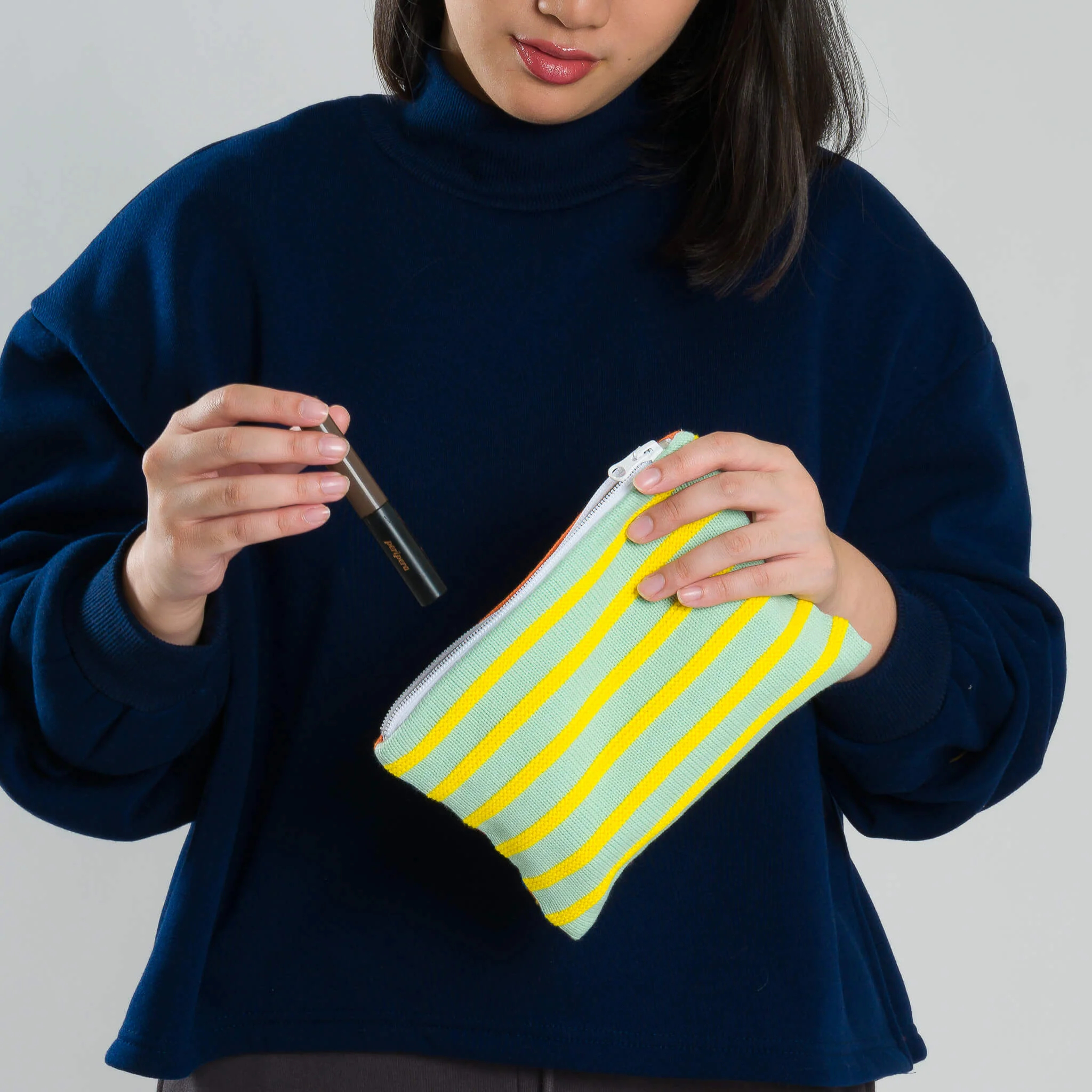 Super Stripe Knit Pouch - Image 10