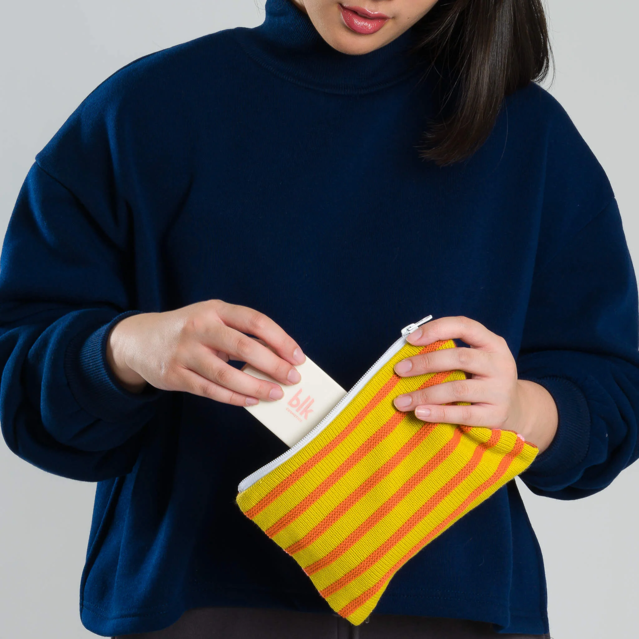 Super Stripe Knit Pouch - Image 12